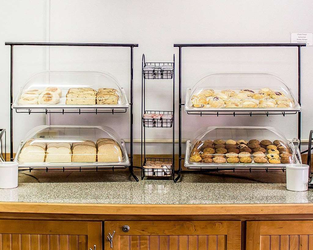 Quality Inn Petoskey-Harbor Springs Restoran gambar